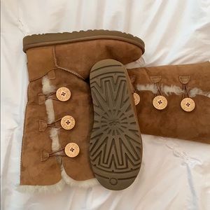 Bailey Button Triplet UGGs